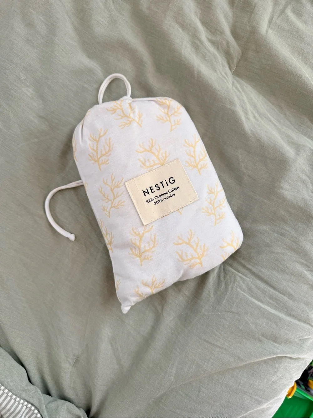 Nestig Coral Organic Mini Crib Sheet Set